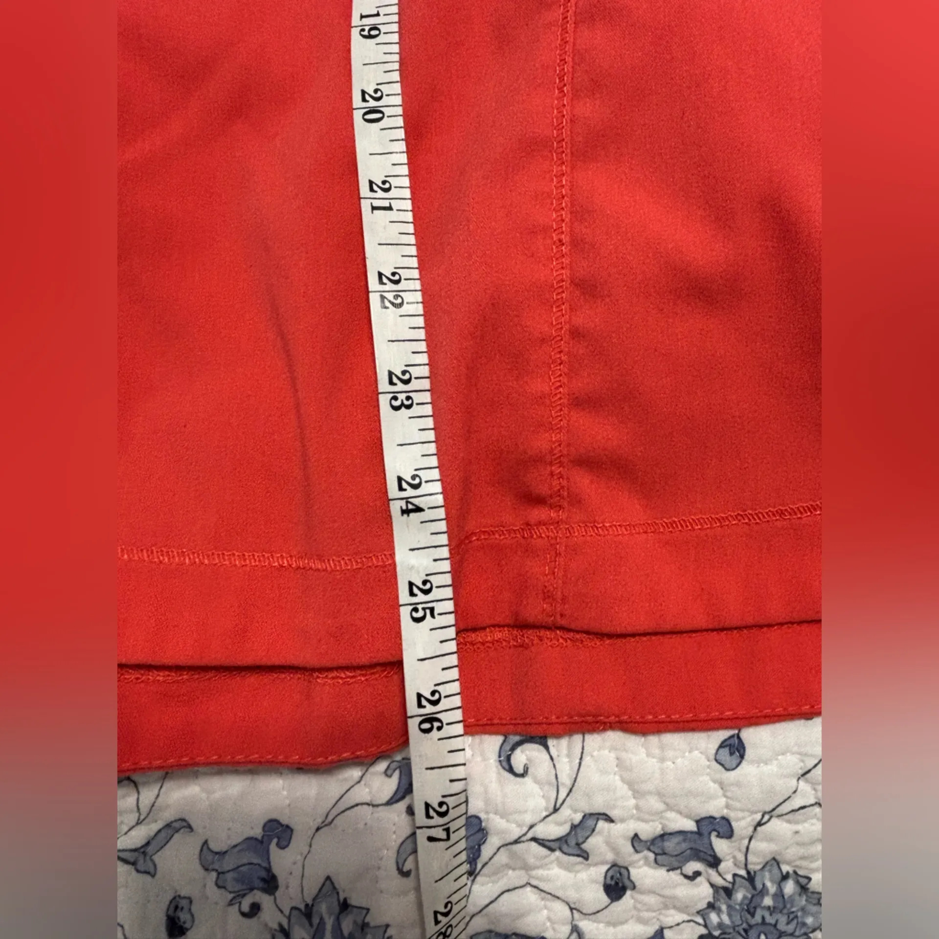 Grey's Anatomy V-Neck Short Sleeve scrub Top in Coral/orangish. Size Medium. - Image 9