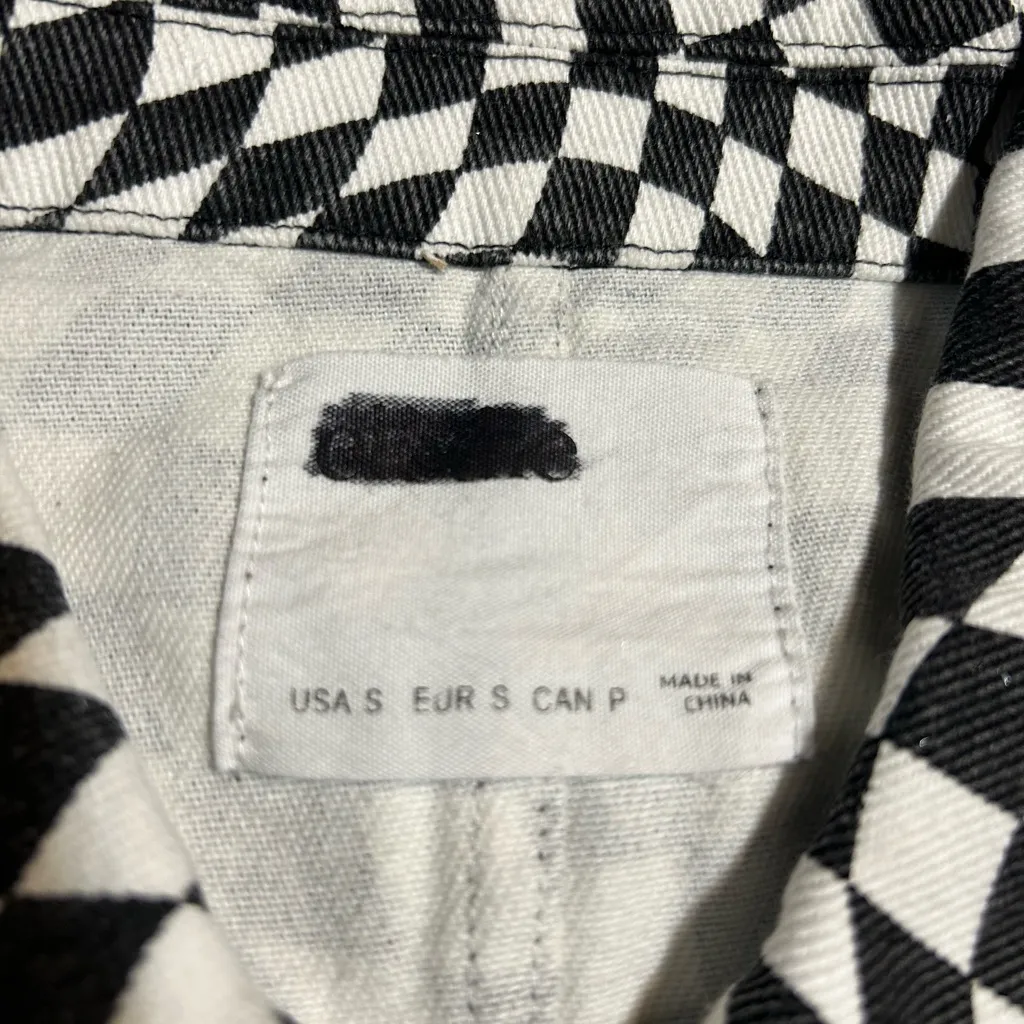 Stylish Black and White Women's Cropped Jacket - Image 3