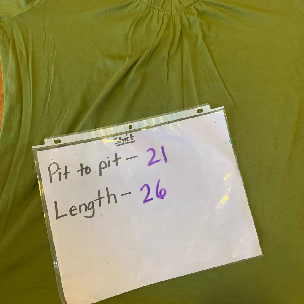 Jones New York Sport V-Neck Top XL Olive Green Pleated Detail Neck line - Image 6