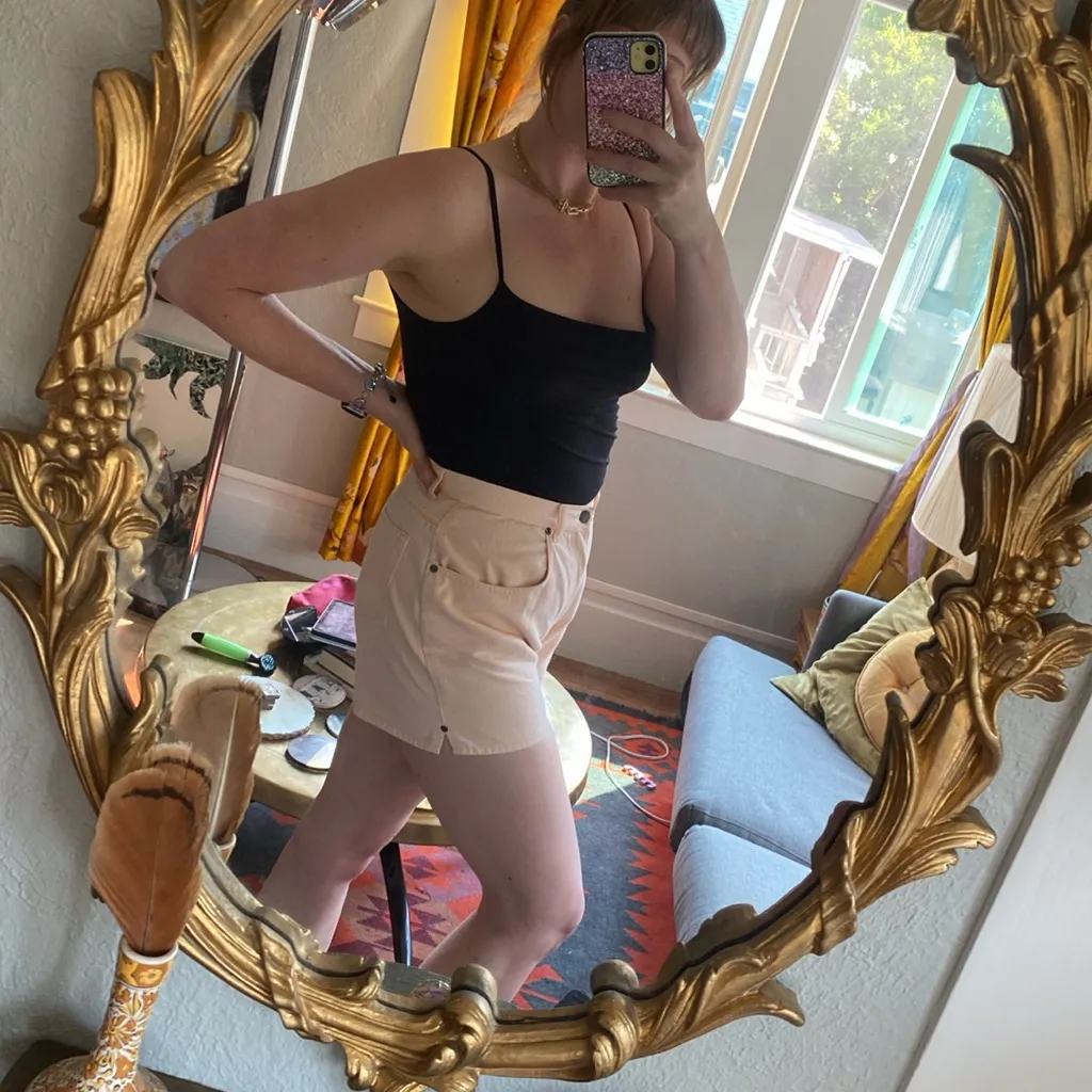 VTG 90s Bill Blass Pink Denim Jean Short Size 8 High Rise 4" Inseam Rigid Cotton - Image 5