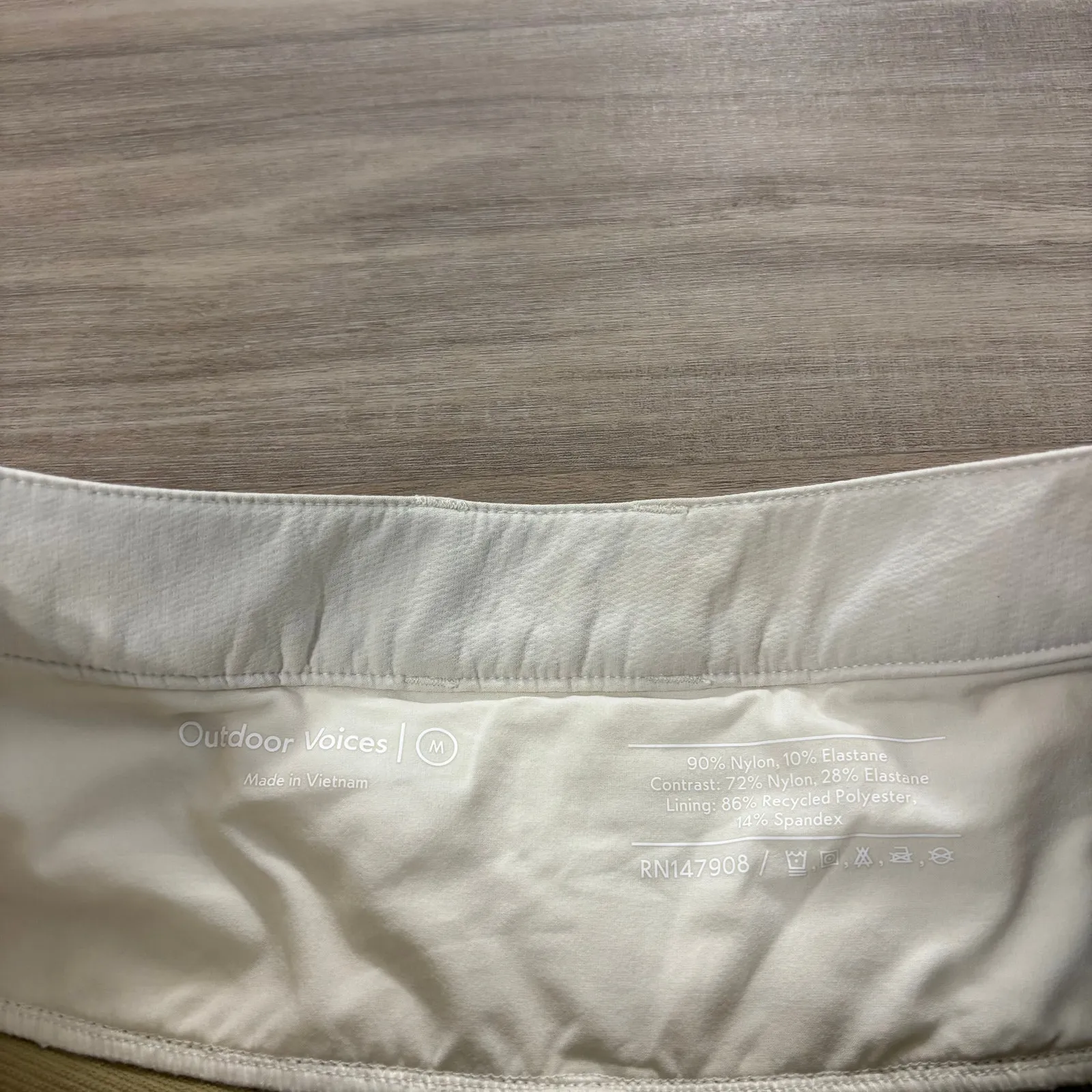 Outdoor Voices Rectrek Shorts 3” Inseam Women Size Medium Kelp Khaki Bone - Image 3