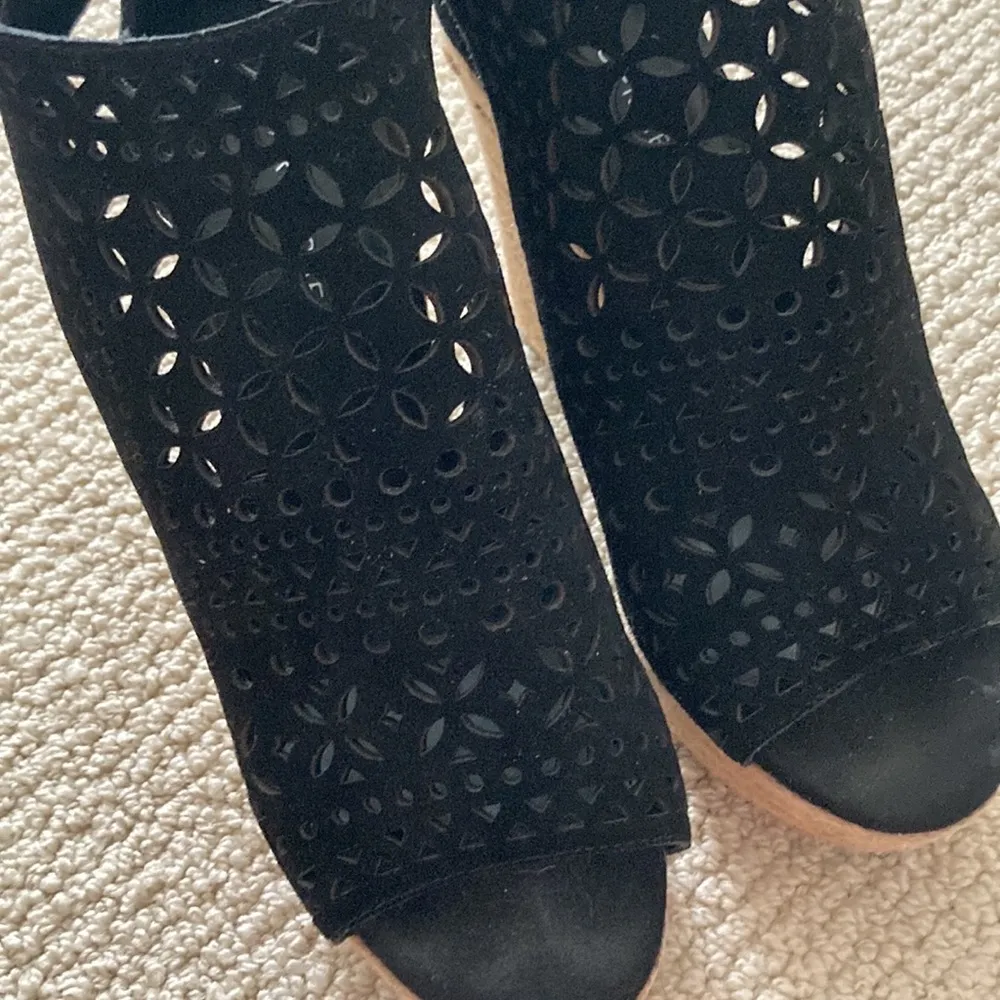 Marc Fisher Black Wedge Heels Espadrilles Sandals Rope Shoes Size 8 LIKE NEW - Image 11