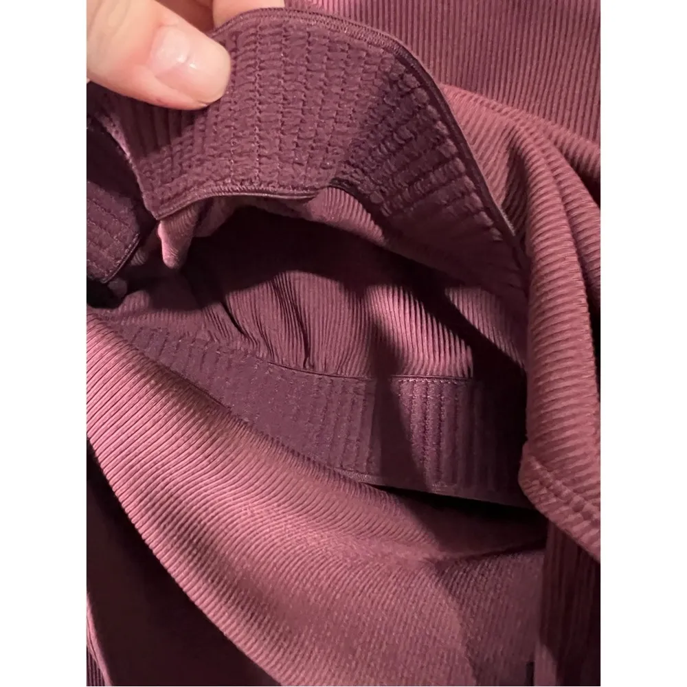 Girlfriend Collective Mockneck Ribbed Long Sleeve Bodysuit Size XXL in Maroon - Image 3