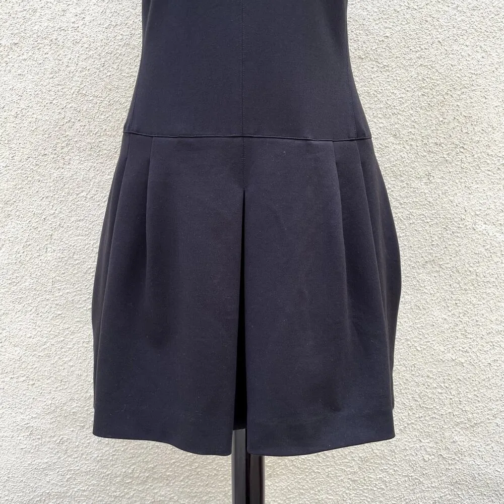 Vince Black Sleeveless Pleat Vee Dress Size 8 V-Neck - Image 4