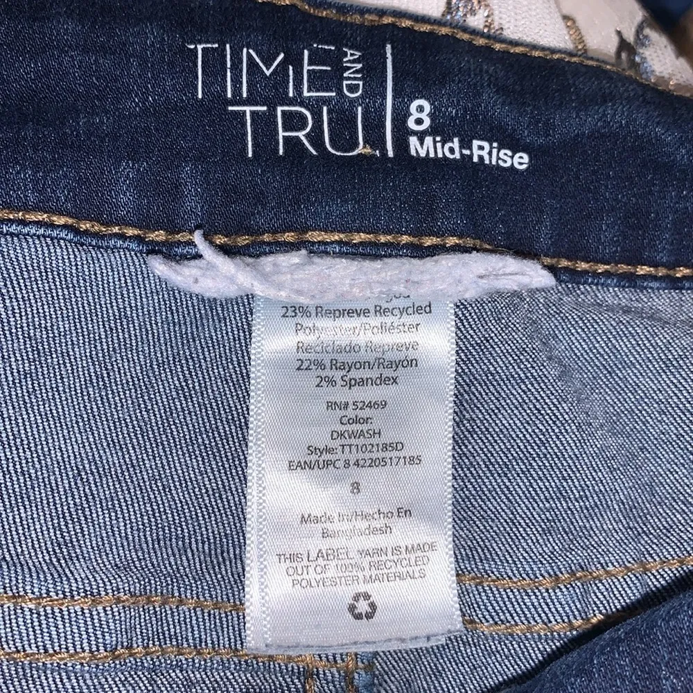 Time and Tru dark wash mid rise folded hem distressed blue denim jeans shorts - Image 5