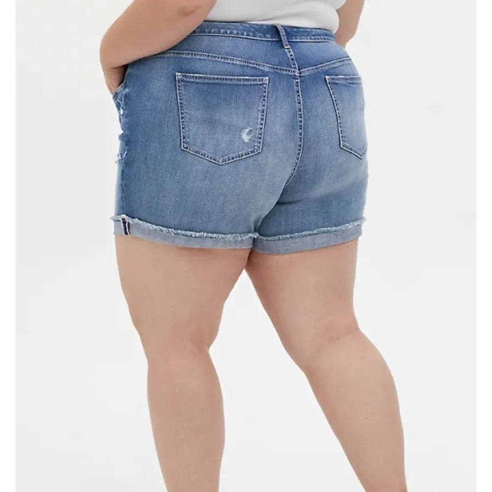 Torrid High Rise Mid Short - Vintage Stretch Medium Wash Women’s 26 Blue GUC. - Image 6