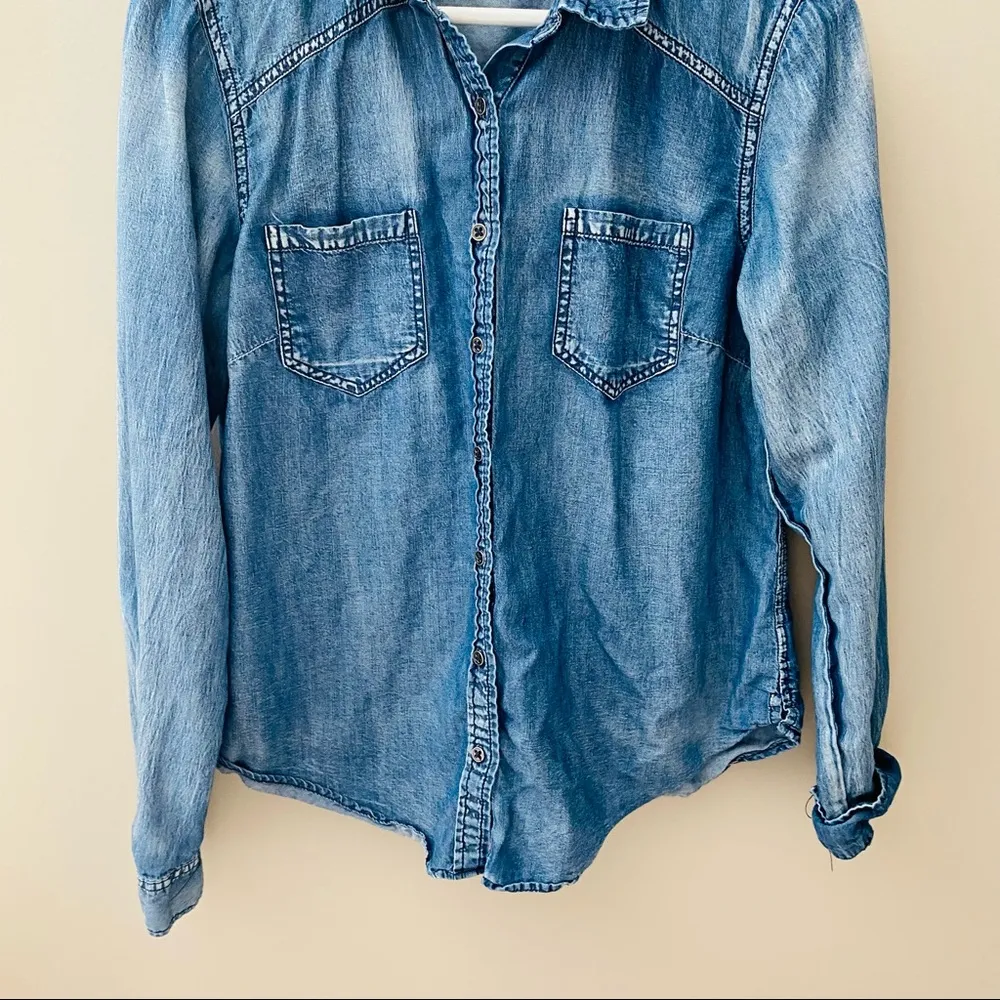 Maurices Denim Button Up Top Blue Sz Medium - Image 3