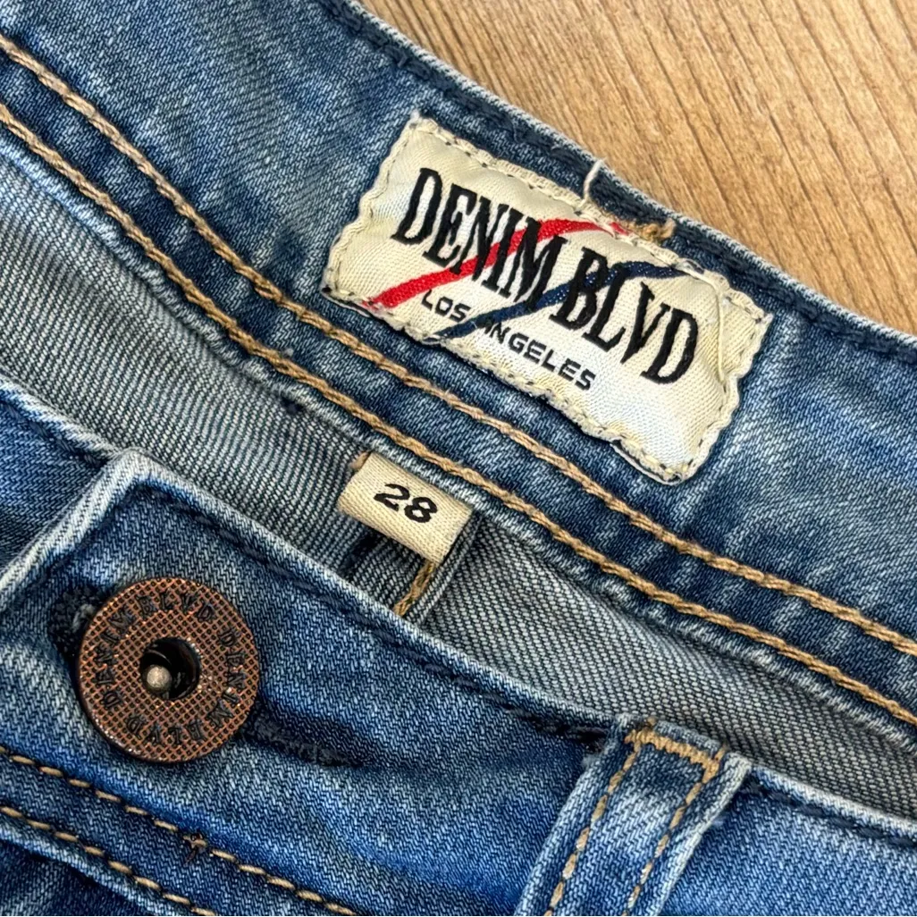 Women's Denim Blvd Los Angeles Brand Denim Jean Shorts Size 28 Blue - Image 7