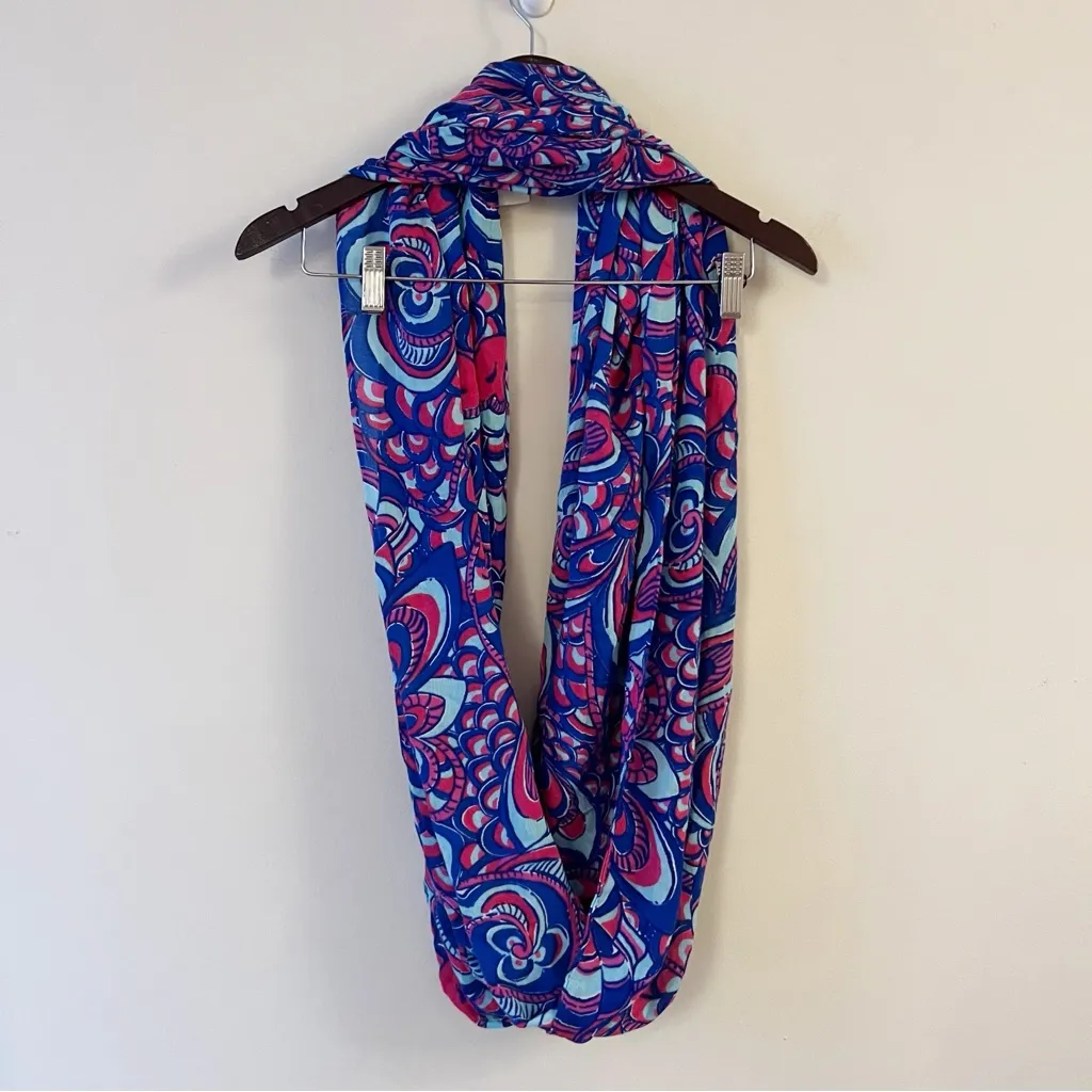 Lilly Pulitzer Blue/Pink Vibrant Geometric Print Infinity Scarf Lightweight - Image 5