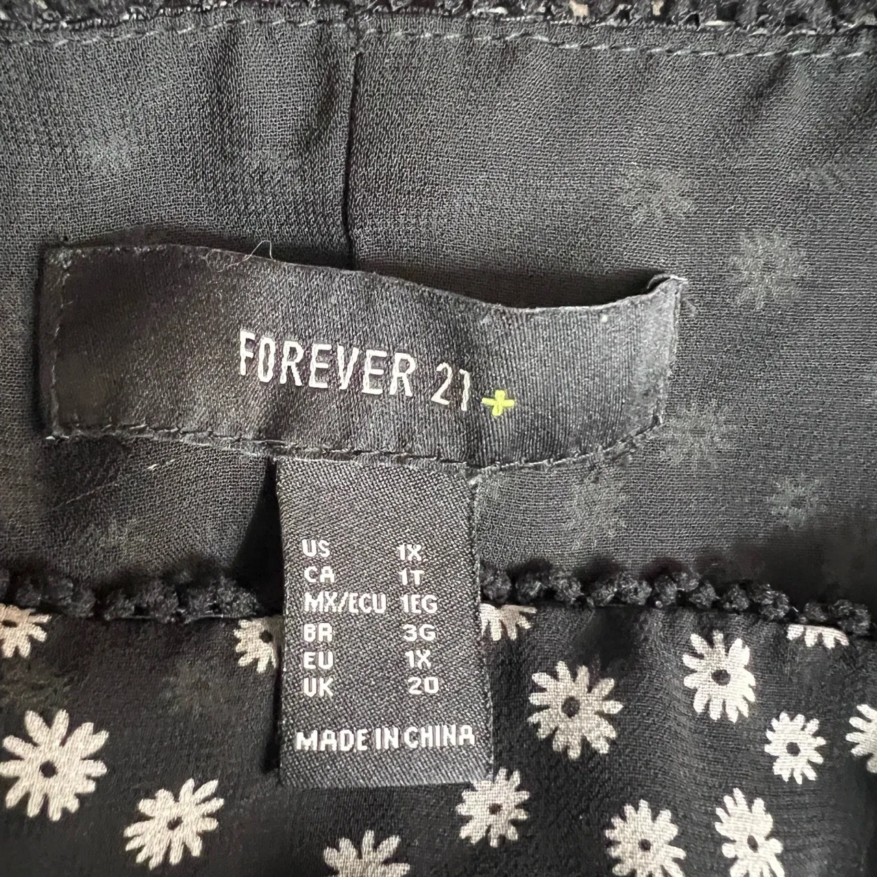 FOREVER 21 A-Line Skirt Black White Floral Scalloped Waist Sheer Overlay Size 1X - Image 5