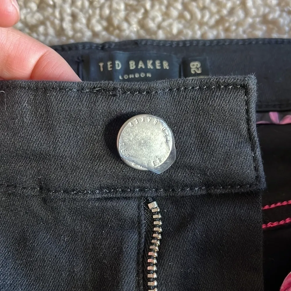 Ted baker London • alesiaa black skinny jeans with lace hem - Image 10