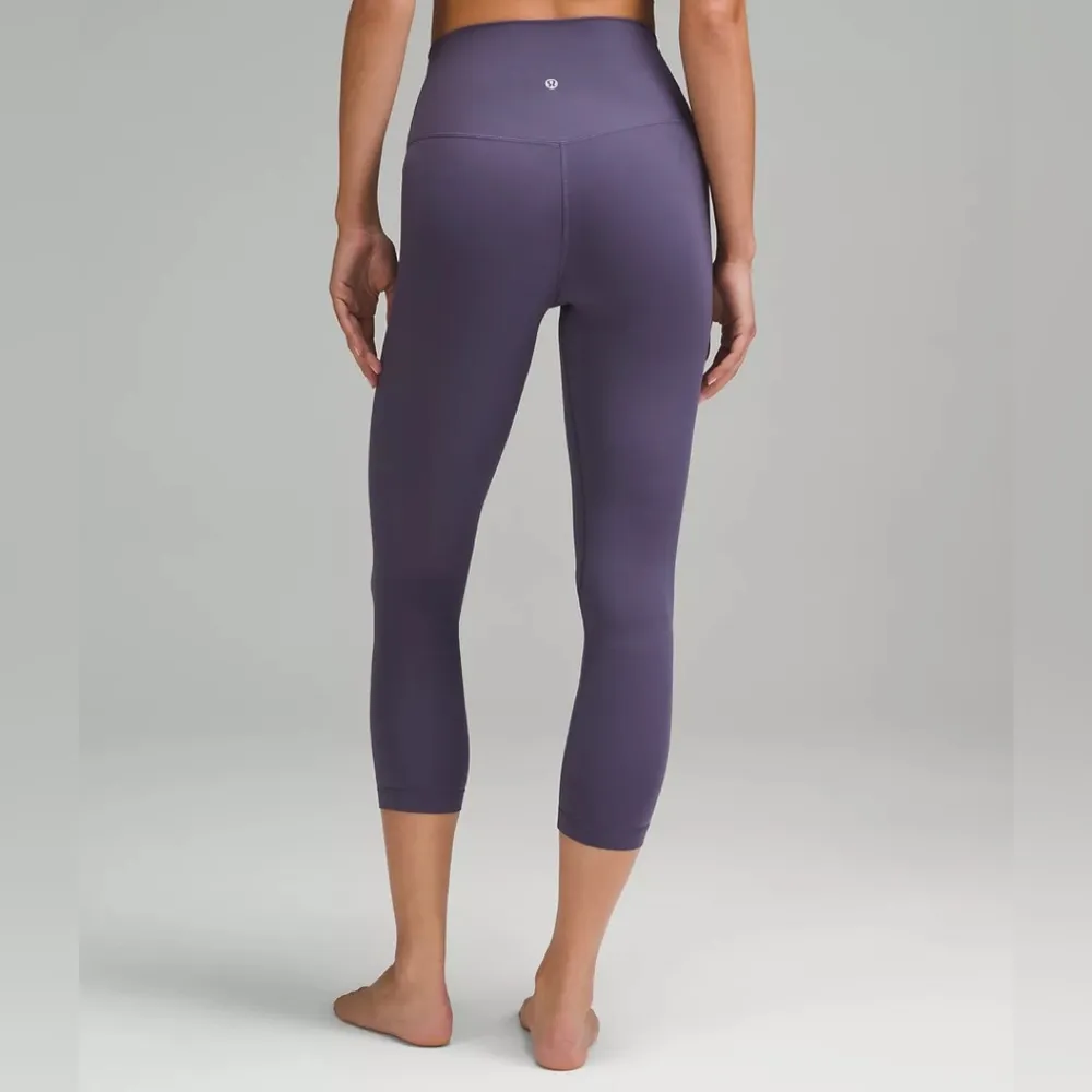 NWT Lululemon size 14 Align high rise 23” crop leggings - Image 3