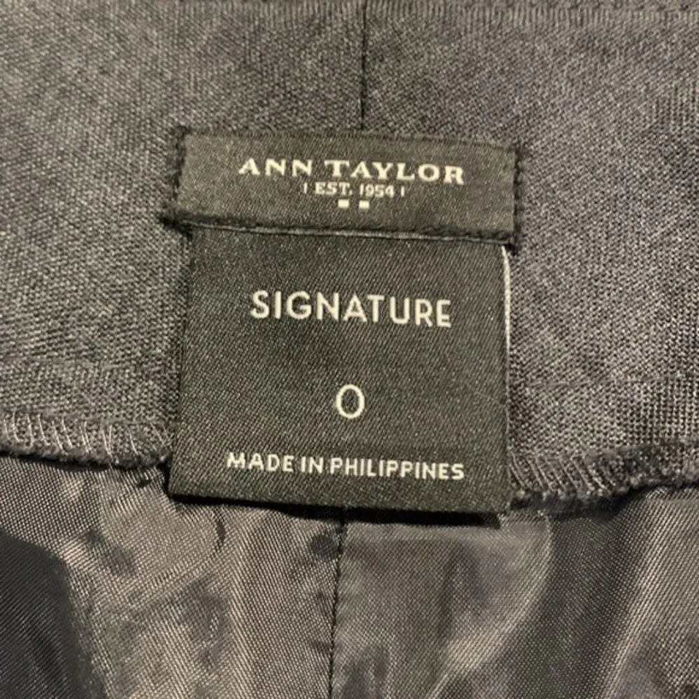 Ann Taylor Signature Charcoal Gray Trousers Size 0 EUC #6700 - Image 3