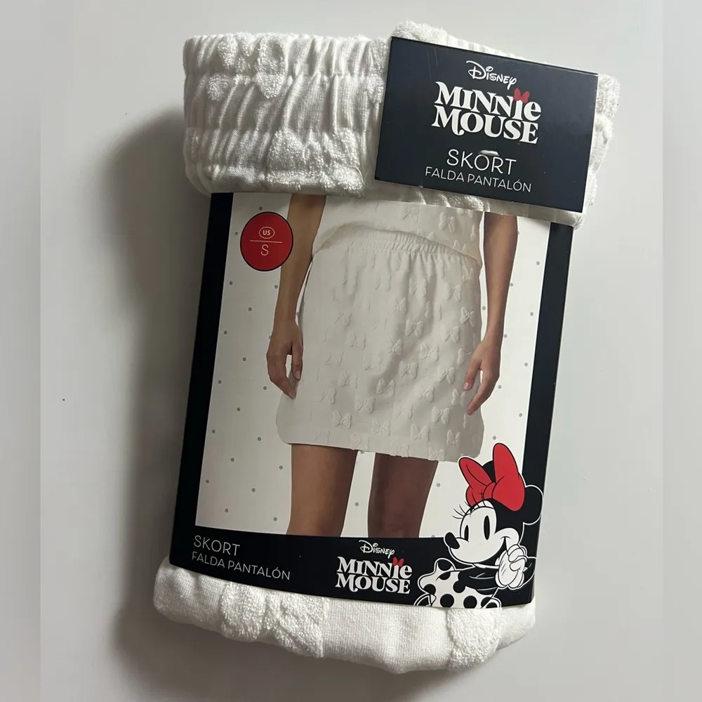 NWT Disney Minnie Mouse Skirt, Size S - Image 3