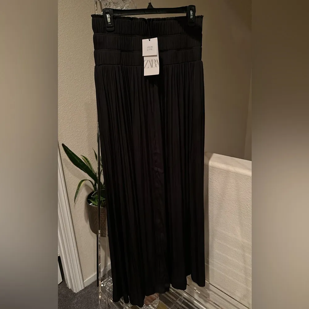 ZARA Ruched Pocket skirt - Image 2