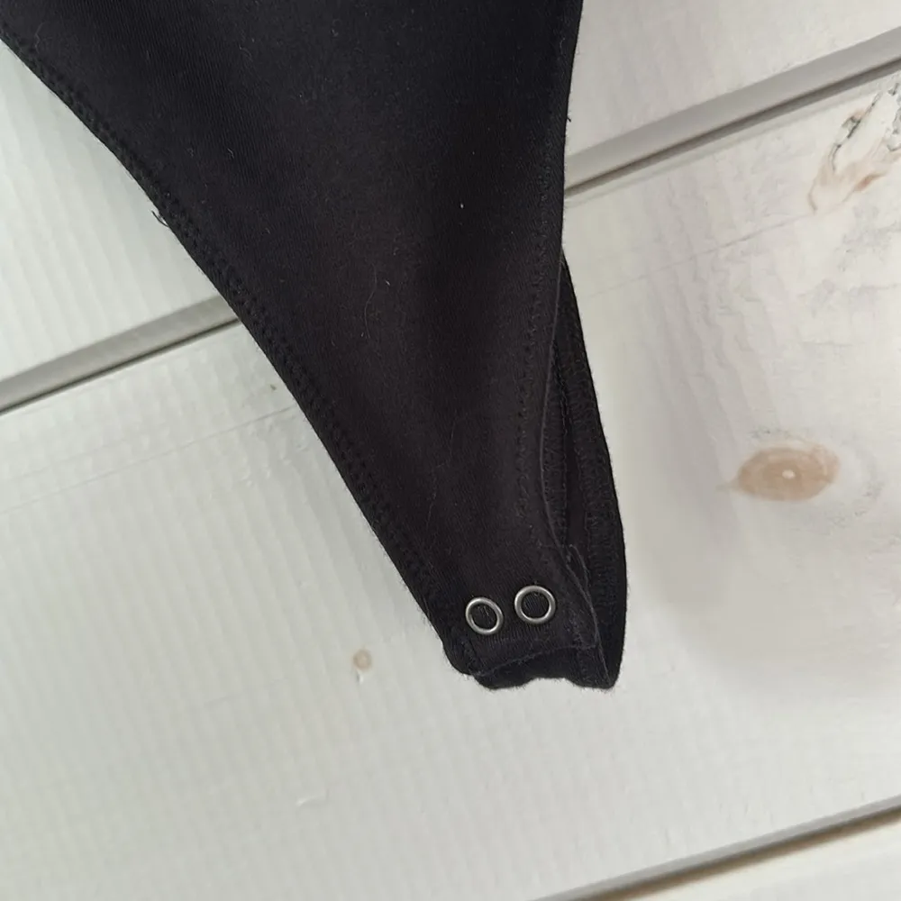 Abercrombie & Fitch Black Lace Bodysuit XS - Image 5