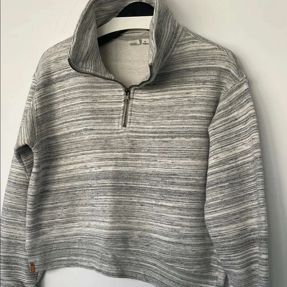 Tentree Women’s 1/4 Zip Fleece Quarter Zip Sweatshirt Medium - Image 3