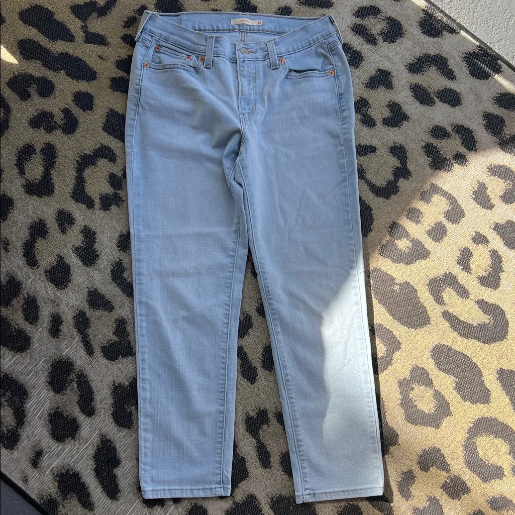 Levi’s Lightwash Denim Boyfriend Ankle Jeans - Image 7