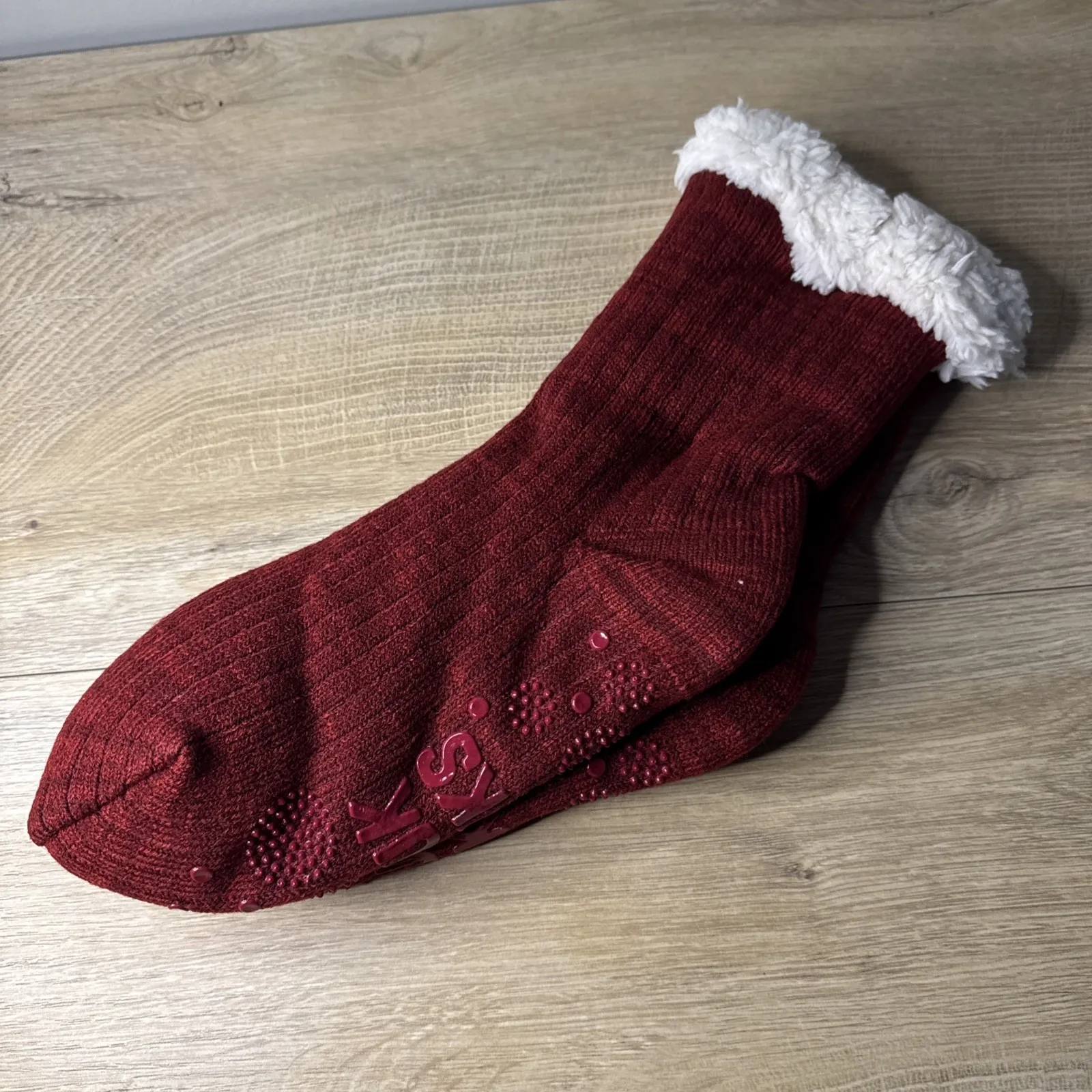 MUK LUKS Cabin‎ Socks Red Grippy Sherpa Cozy Tall Slipper Gift Giving Small 6 - Image 2