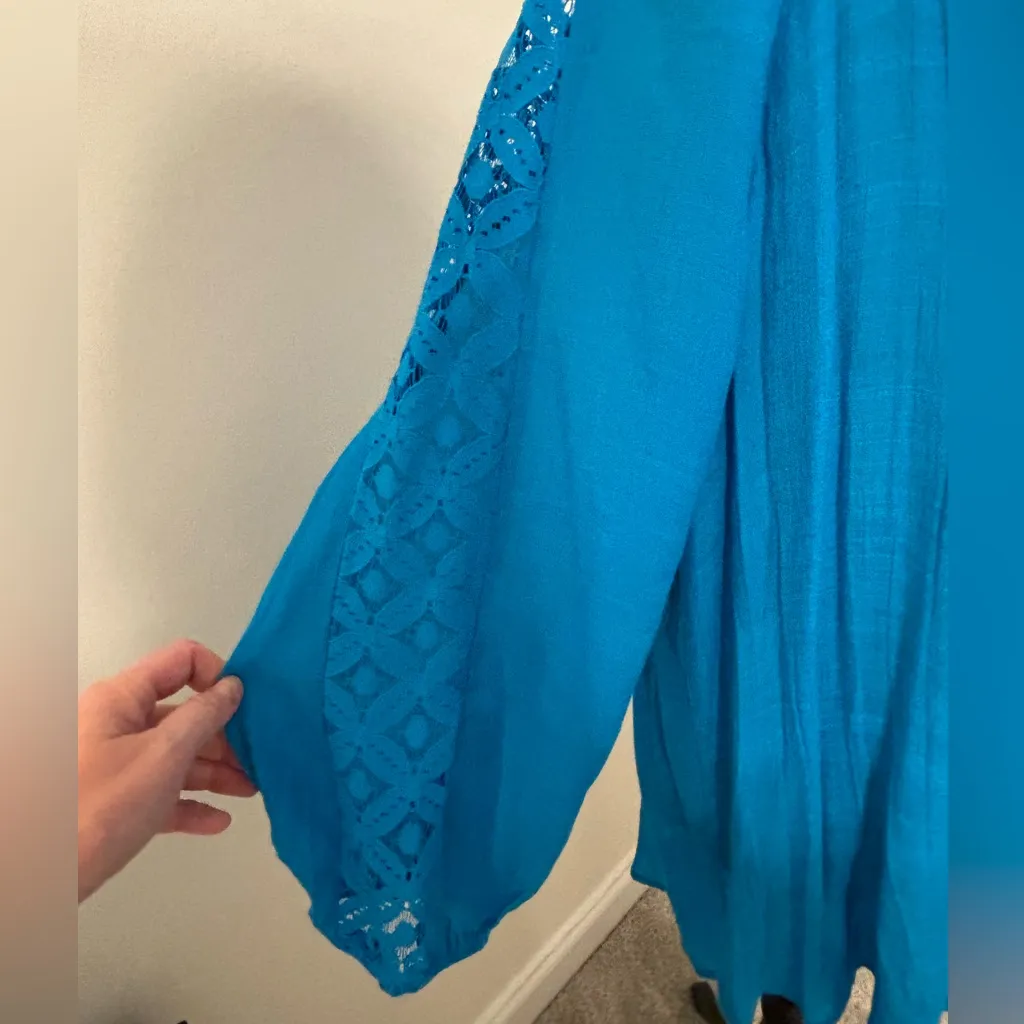 Counterparts Vibrant Blue Women's lightweight long sleeve blouse Size 1X - Image 3