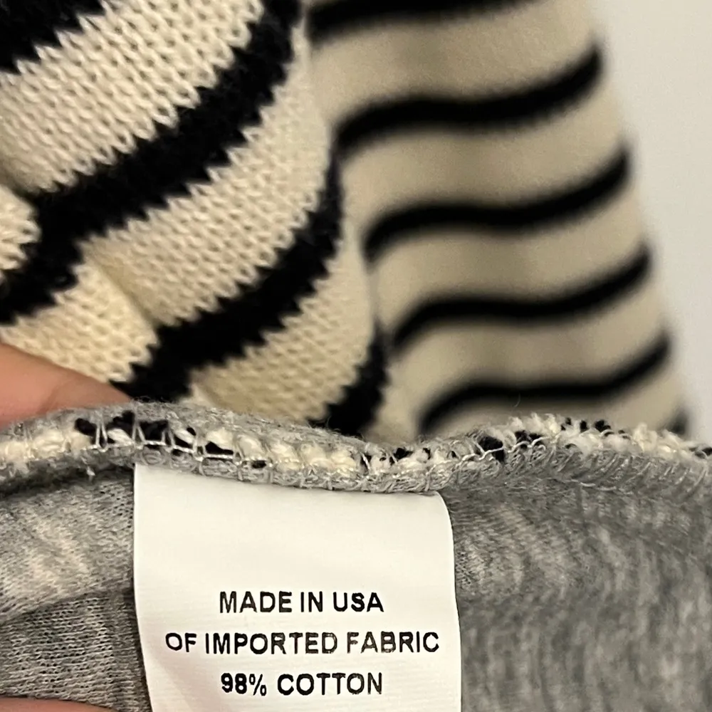 ANTHROPOLOGIE DREW Women’s Ivory & Black Striped Knit Zipper Pocket Jacket - Image 4