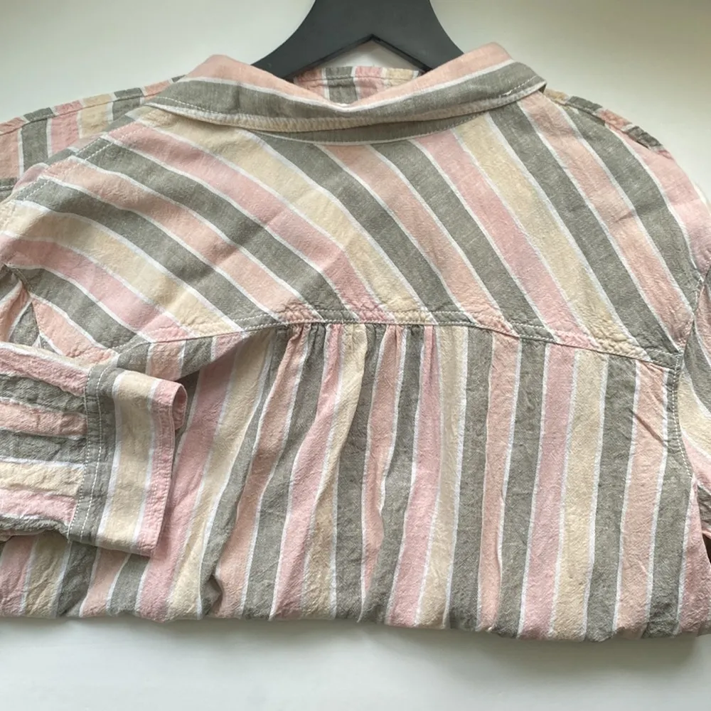 Caslon Nordstrom linen striped button down shirt, size 1X - Image 4
