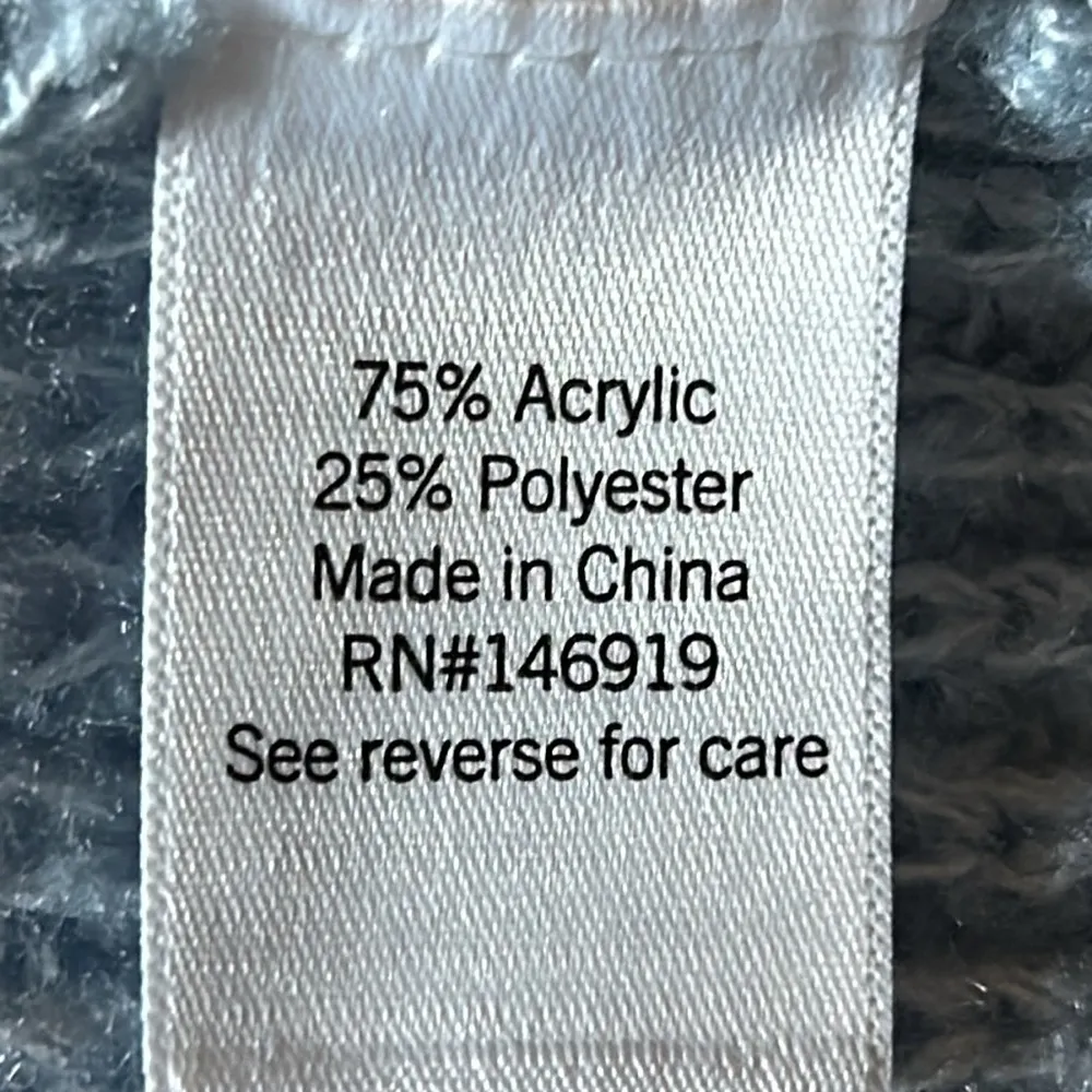 New Women’s Nine West Chunky Cable Knit Cutout Shoulders V-Neck Sweater - Image 9