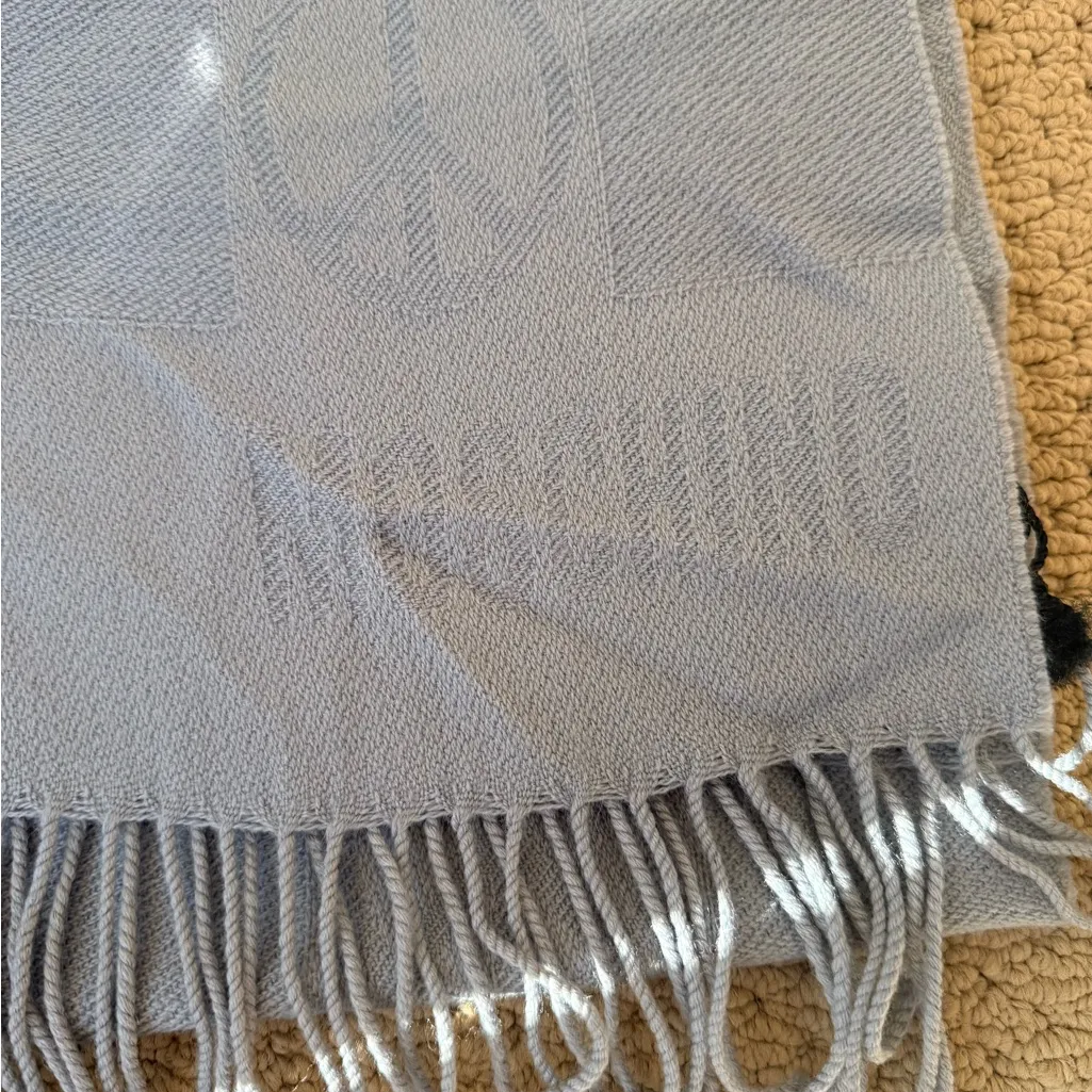 Moschino Peace Love Wool Scarf Light Gray - Image 3