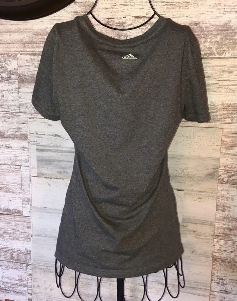 Adidas the go to performance shirt size small adidas floral shirt workout top​​​ - Image 4