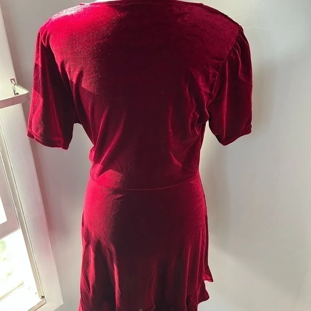 NEW look wrap‎ velvet dress - Image 3