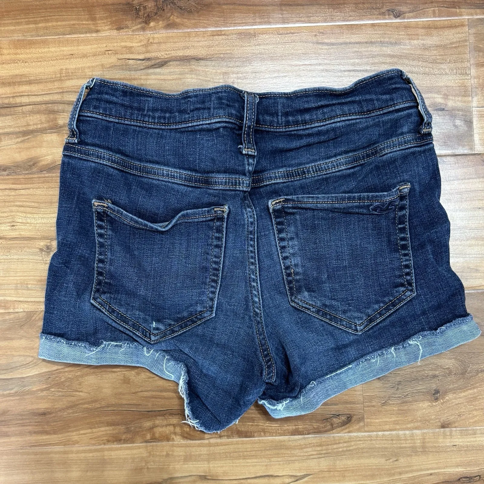 HOLLISTER Women's 3 Waist 26 Mid-Rise Short 3" Stretch Blue Denim Distressed‎ - Image 6
