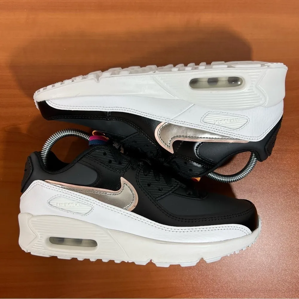 Nike Air Max 90 Leather SE Off Noir Shoe Size 6Y or 7.5 Women’s #B1154 - Image 7
