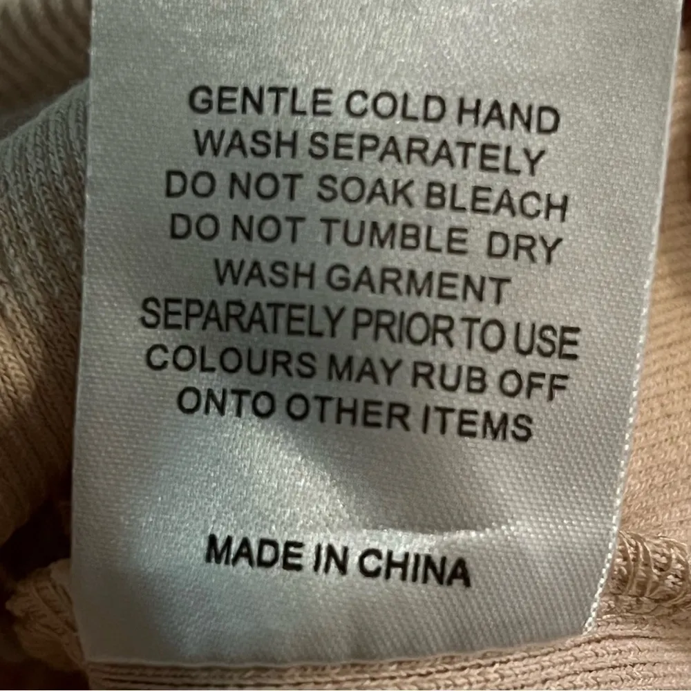 🔴 ROZ AVE cropped ribbed two tone tanktop with front embroidery, stretchy, sz M White Size M - Image 12