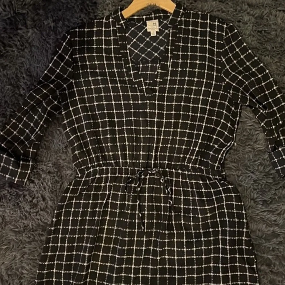 Pink Owl V-neck Dress W/ Waist Tie Size Medium Black & White - Image 7