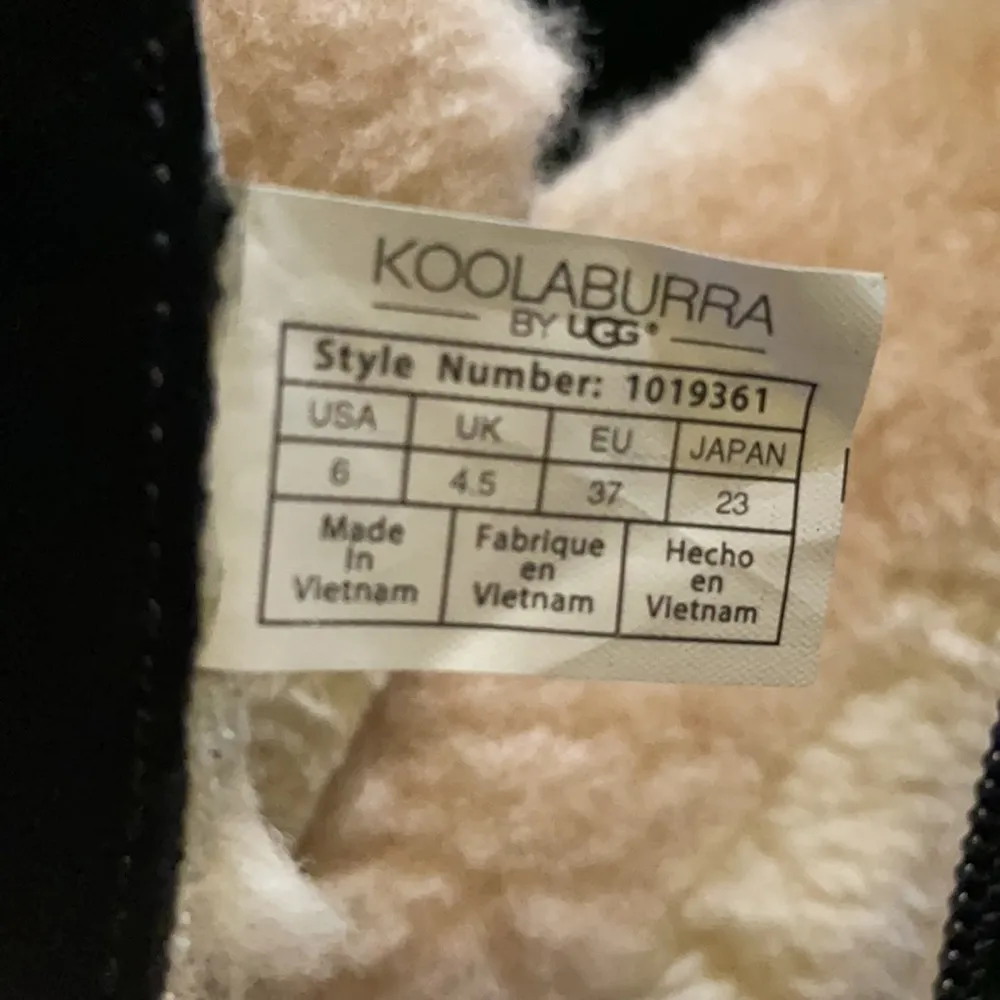 UGG black shazi short lined women’s boots size 6 - Image 6