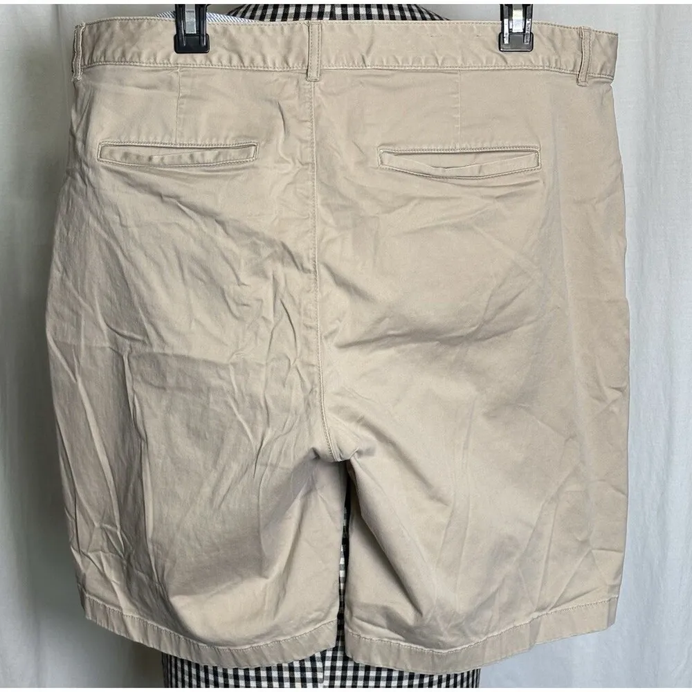 LL Bean Favorite Fit Shorts Womens Size 20 Khaki Flat Front Chino Casual 299923 - Image 2