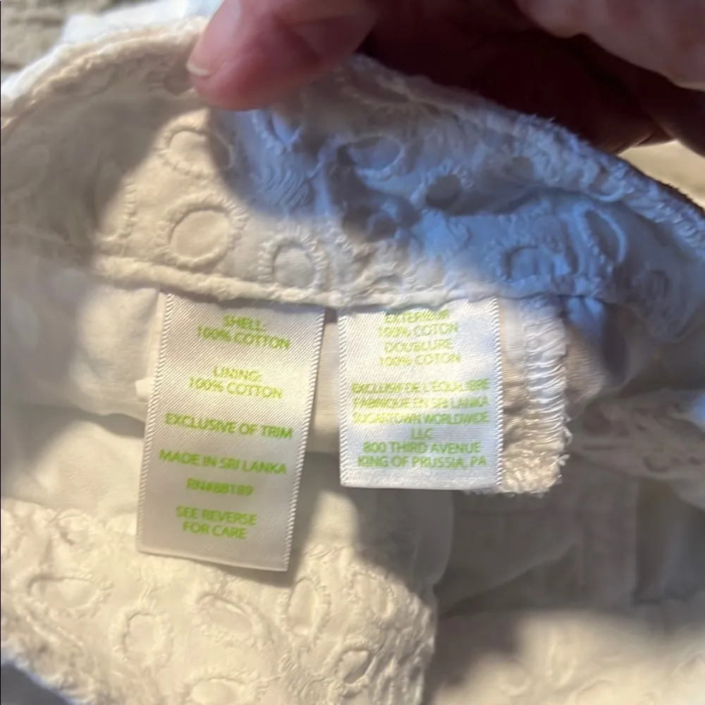 Lily Pulitzer white shorts lined. Size 6. Like new. Dressy or casual. - Image 4