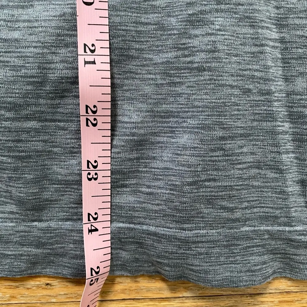 Athleta  Long Sleeve Light Grey Tunic - size Large - Image 11