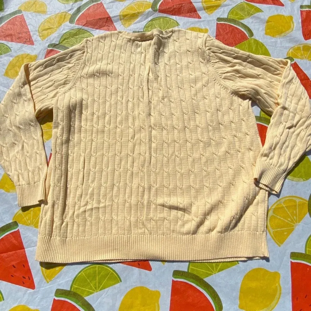 Cable knit yellow chainlink V-neck sweater 
Tagged a size 22/24 - Image 3
