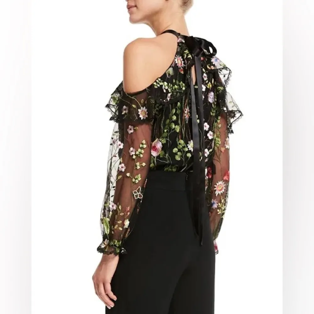 Alexis Kylie Embroidered Cold-Shoulder Top size small NWOT - Image 3