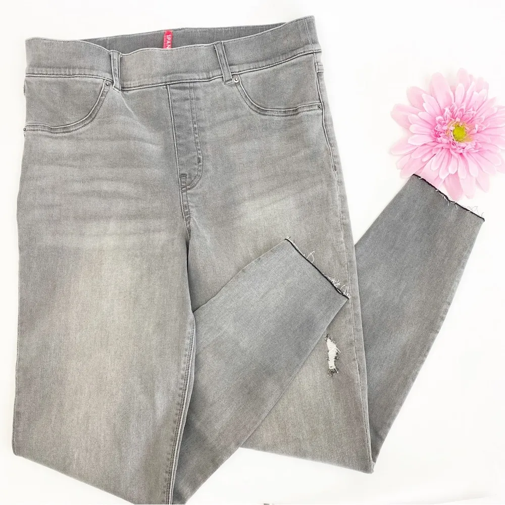 SPANX Vintage Distressed Ankle Skinny Jeans: Vintage Grey - Image 7