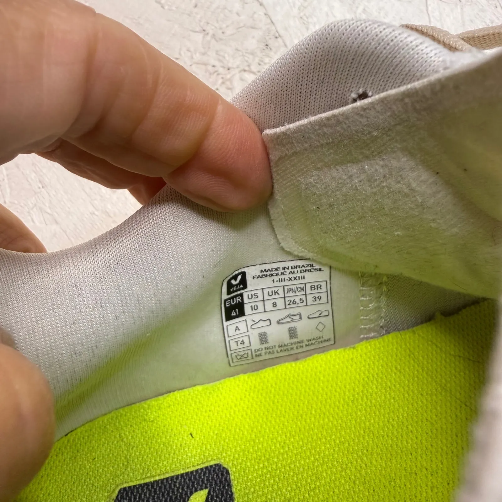 Veja Womens Running Shoes Size 10 White Sneakers Athleisure Athletic - Image 6