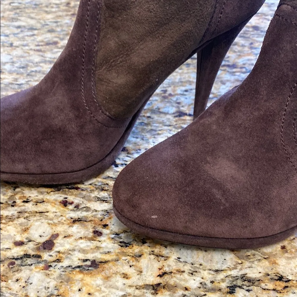 Chic Brown Suede Ankle Boots with Buckle Detail Size 9.5 - Image 4