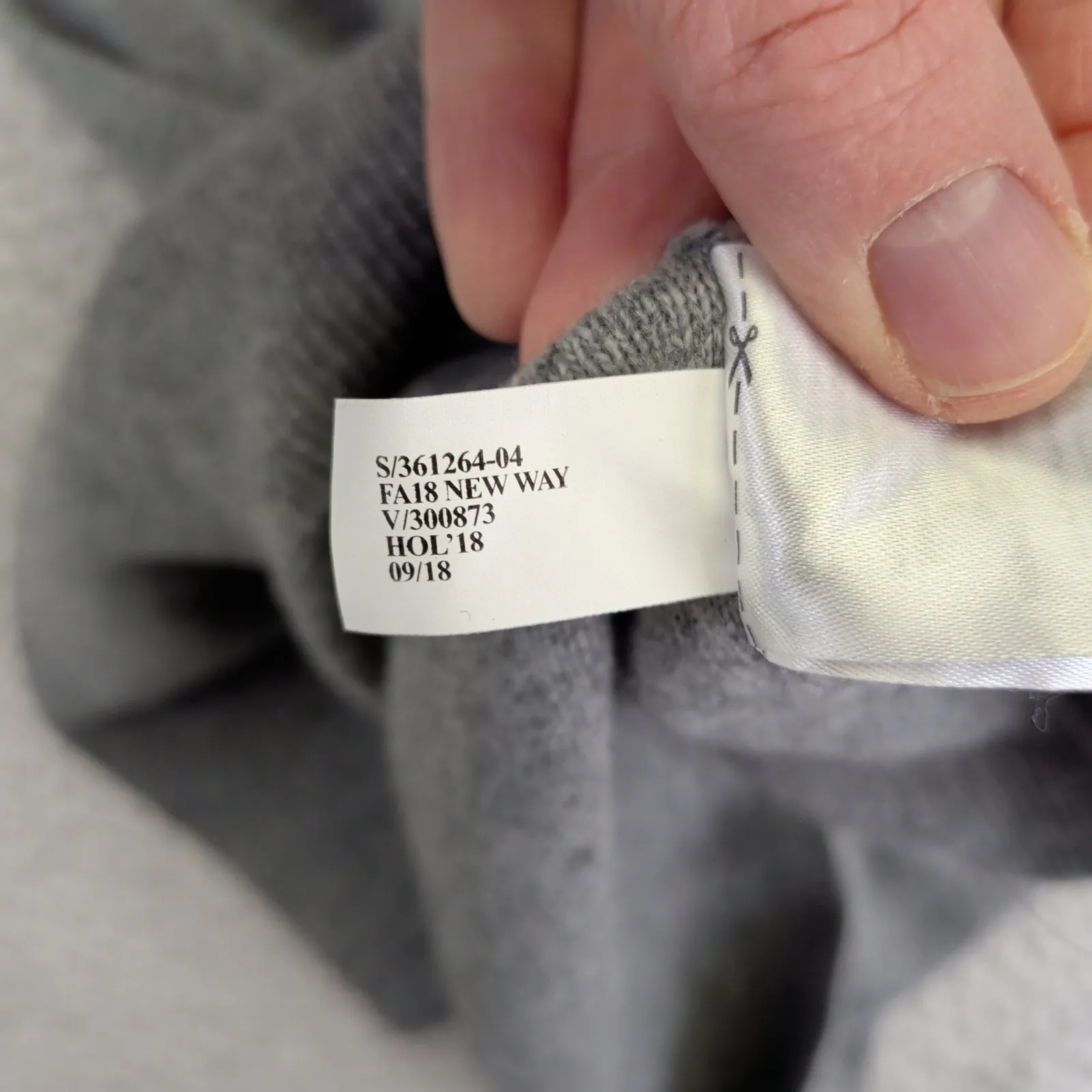 BANANA REPUBLIC Italian Merino Blend Crewneck Sweater Gray Size Medium Women's - Image 9