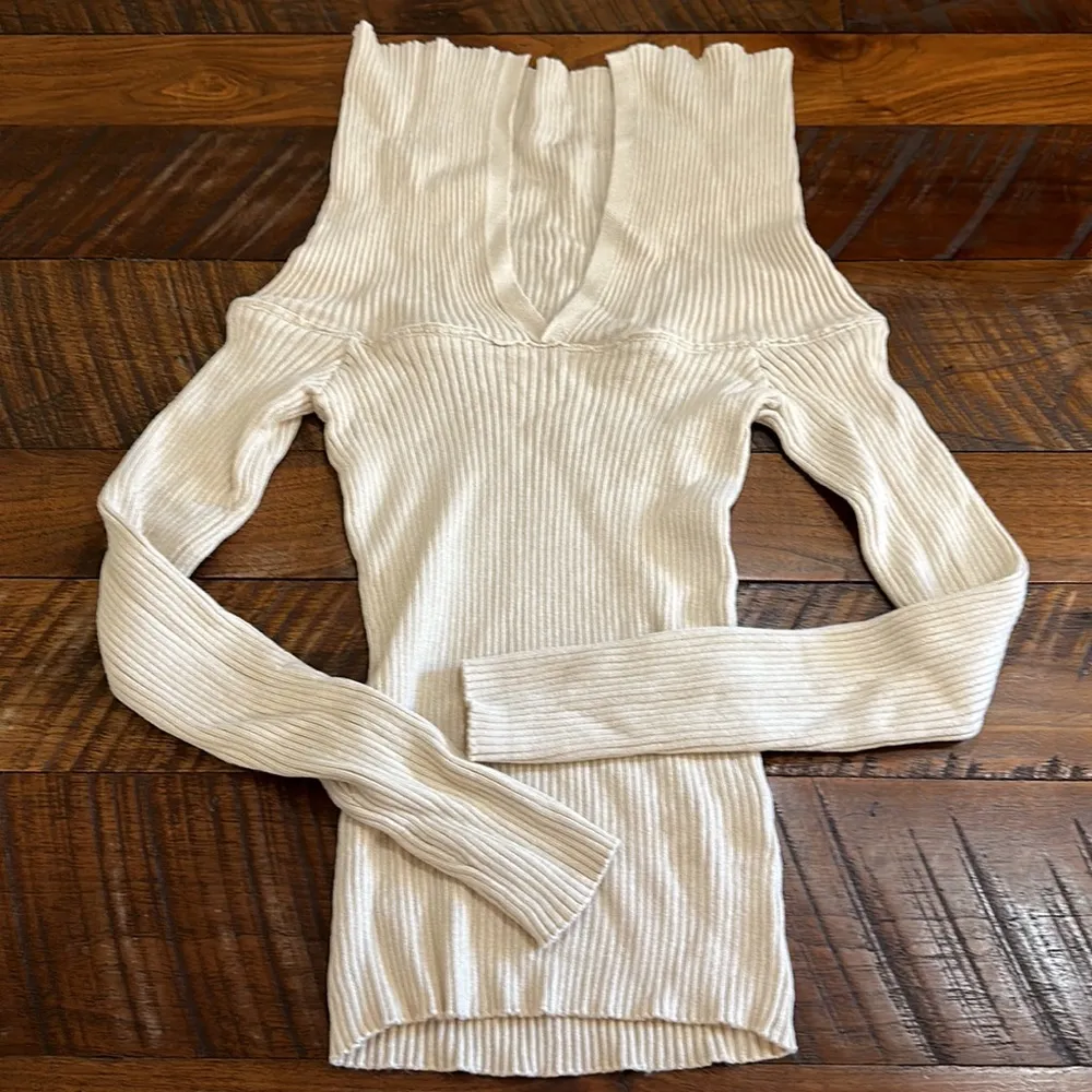 Avi Off Shoulder Sweater - Image 3