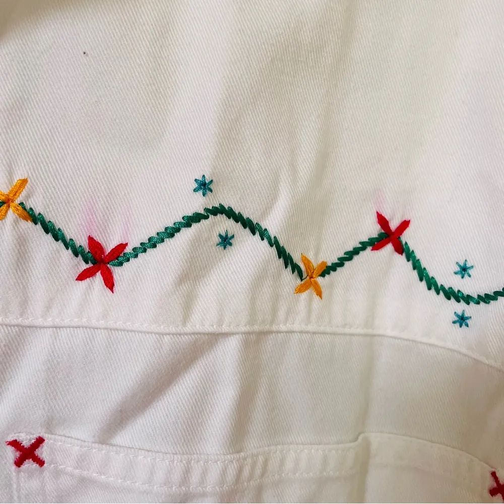 Vintage Levi’s Denim Top M Embroidered Button Down Long Sleeve Hong Kong Pockets - Image 4