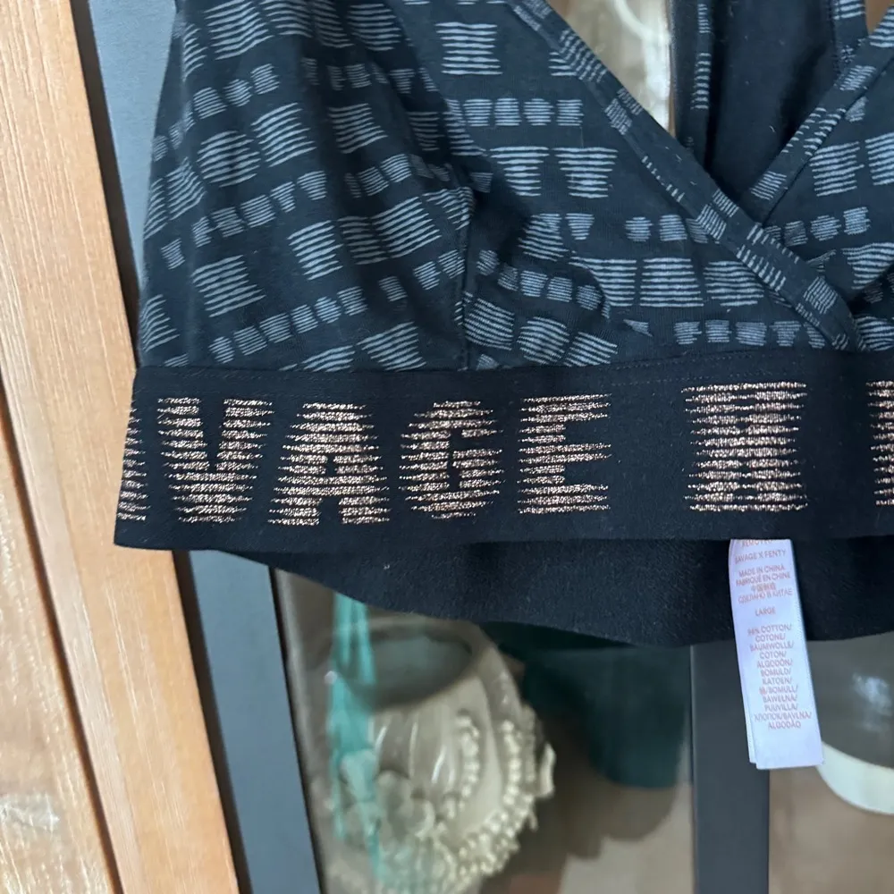 Savage x Fenty Forever savage bralette glitter logo unlined modal vneck Black Size L - Image 3