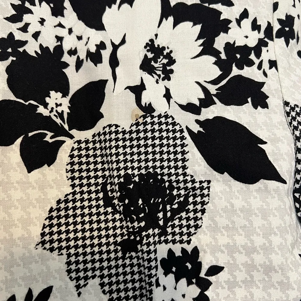 Vintage Black and White Floral Blazer with Open Front - Image 4