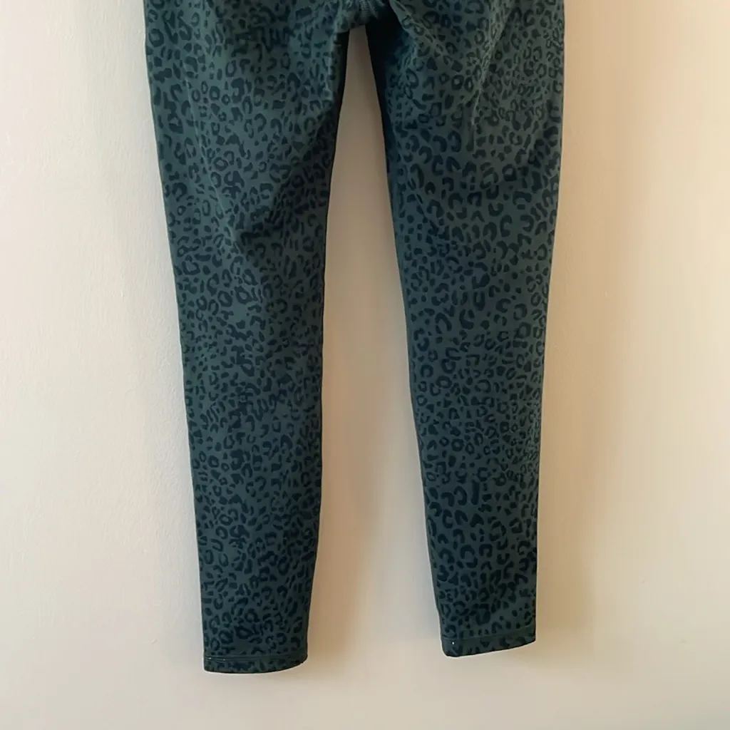 GAP GapFit High Rise Blackout Ribbed Full Length Leggings Olive Green Leopard M - Image 12