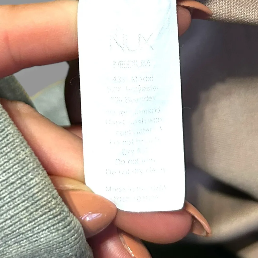 NUX Sleek Sweat Pullover Camel Size Medium Athleisure Activewear Crew Neck Tan - Image 11